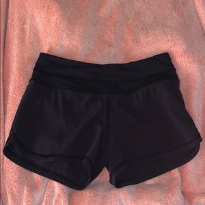 BLACK SPEED UP LULU SHORTS